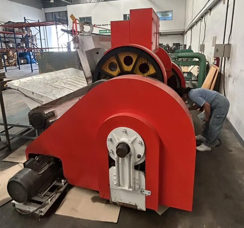 Large-format die cutter